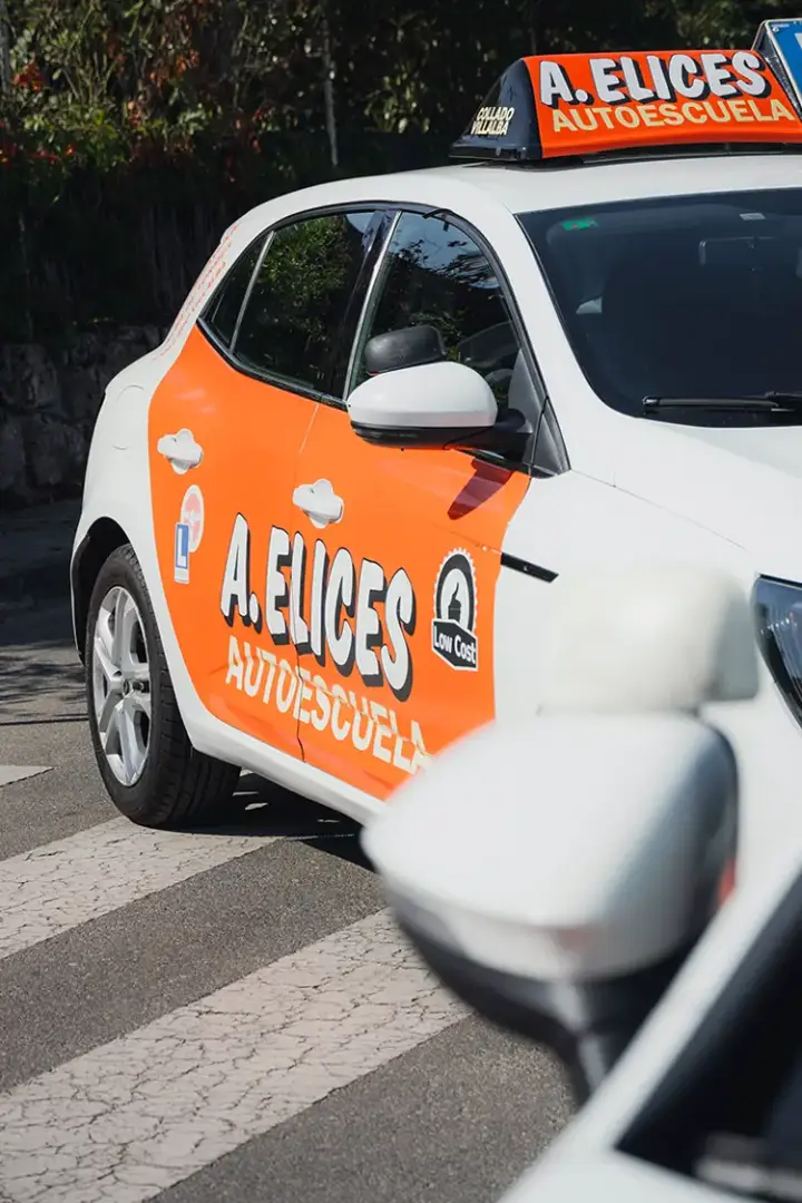 Detalle vehículo Autoescuela A. Elices